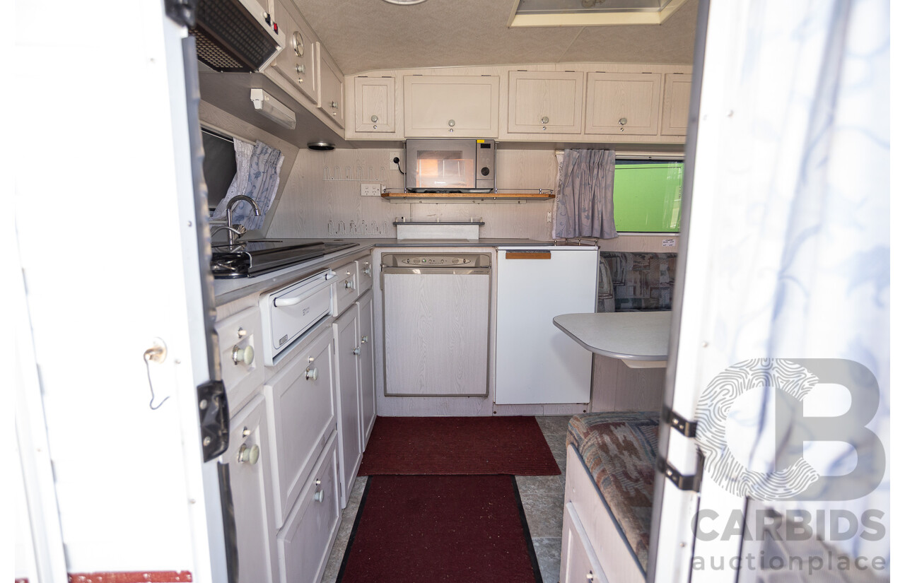 08/2001 Regent Cruiser 19ft Caravan Trailer  - White