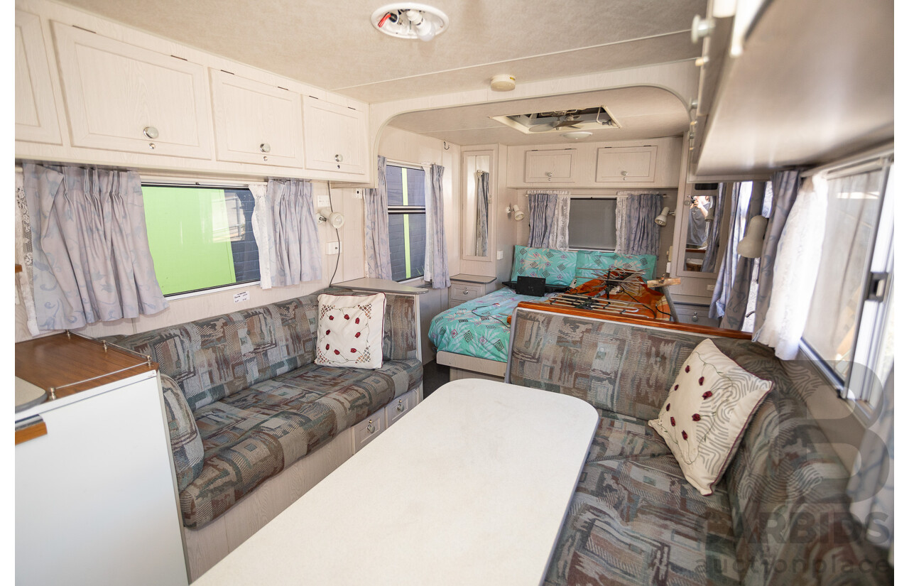 08/2001 Regent Cruiser 19ft Caravan Trailer  - White