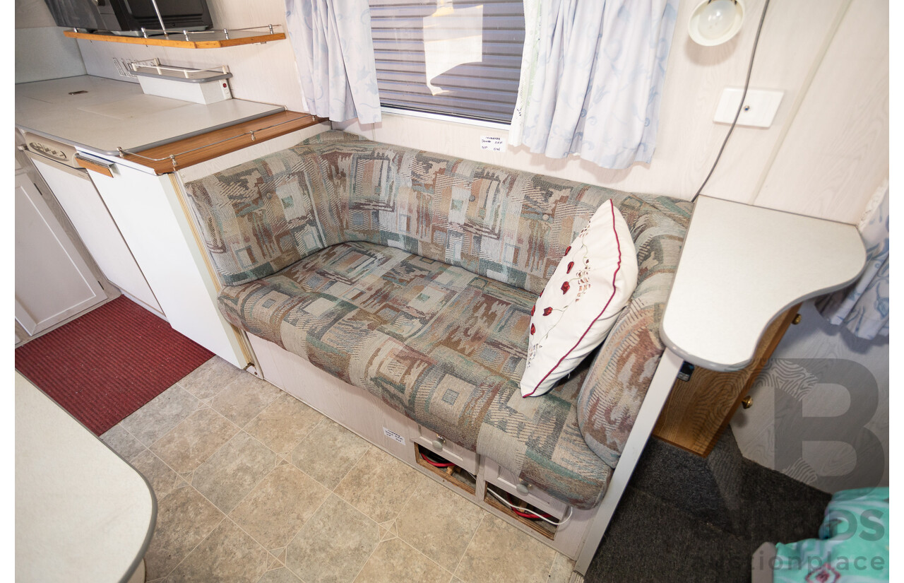 08/2001 Regent Cruiser 19ft Caravan Trailer  - White