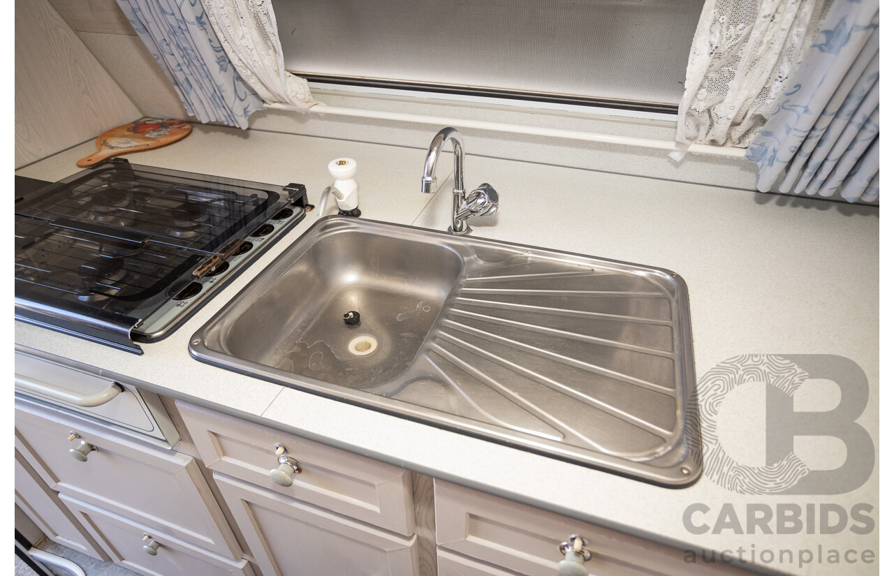 08/2001 Regent Cruiser 19ft Caravan Trailer  - White