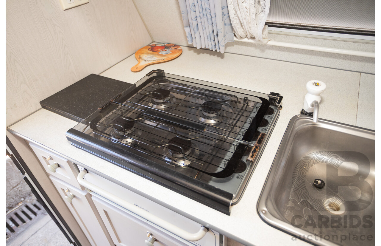 08/2001 Regent Cruiser 19ft Caravan Trailer  - White