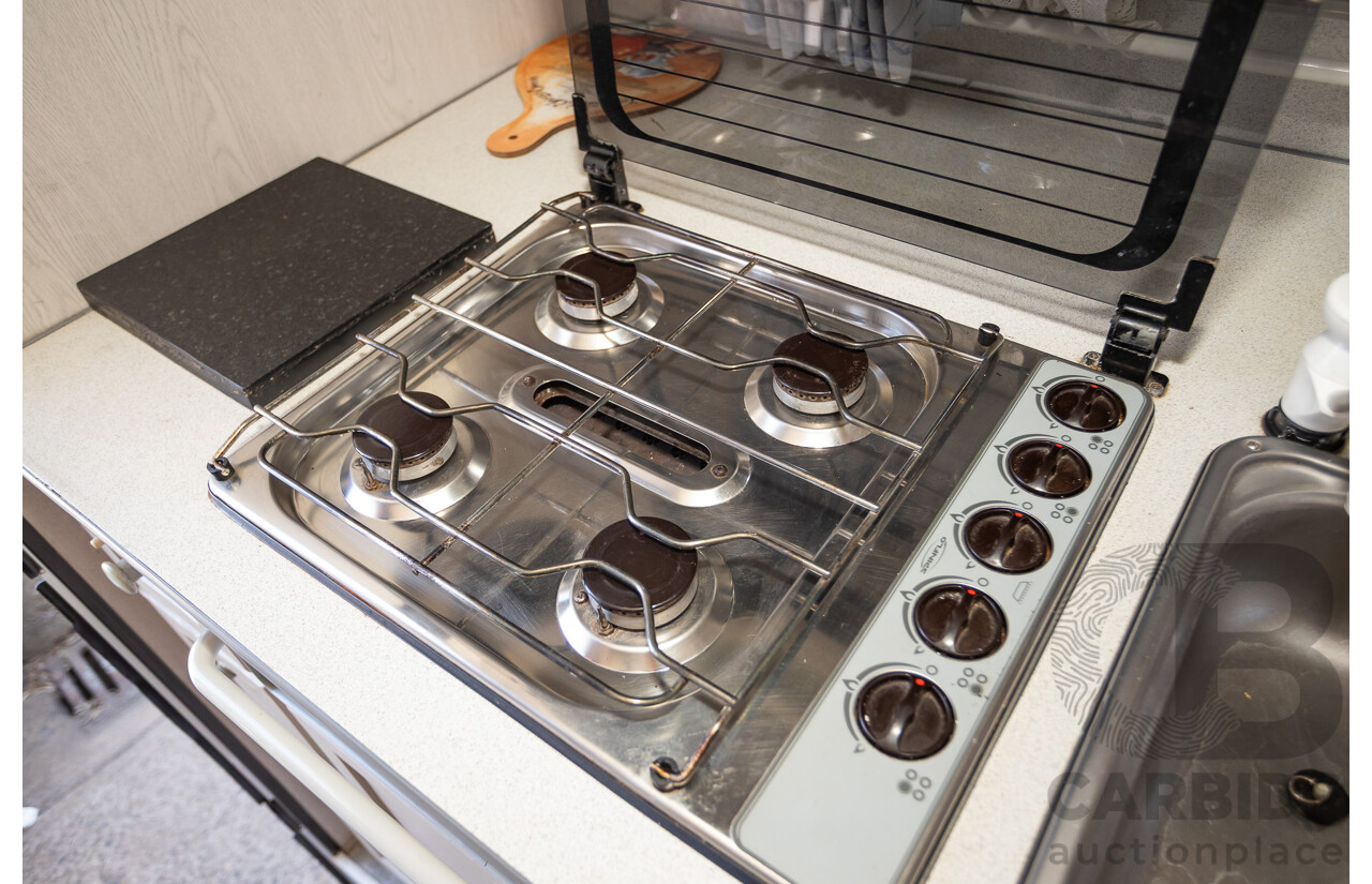 08/2001 Regent Cruiser 19ft Caravan Trailer  - White