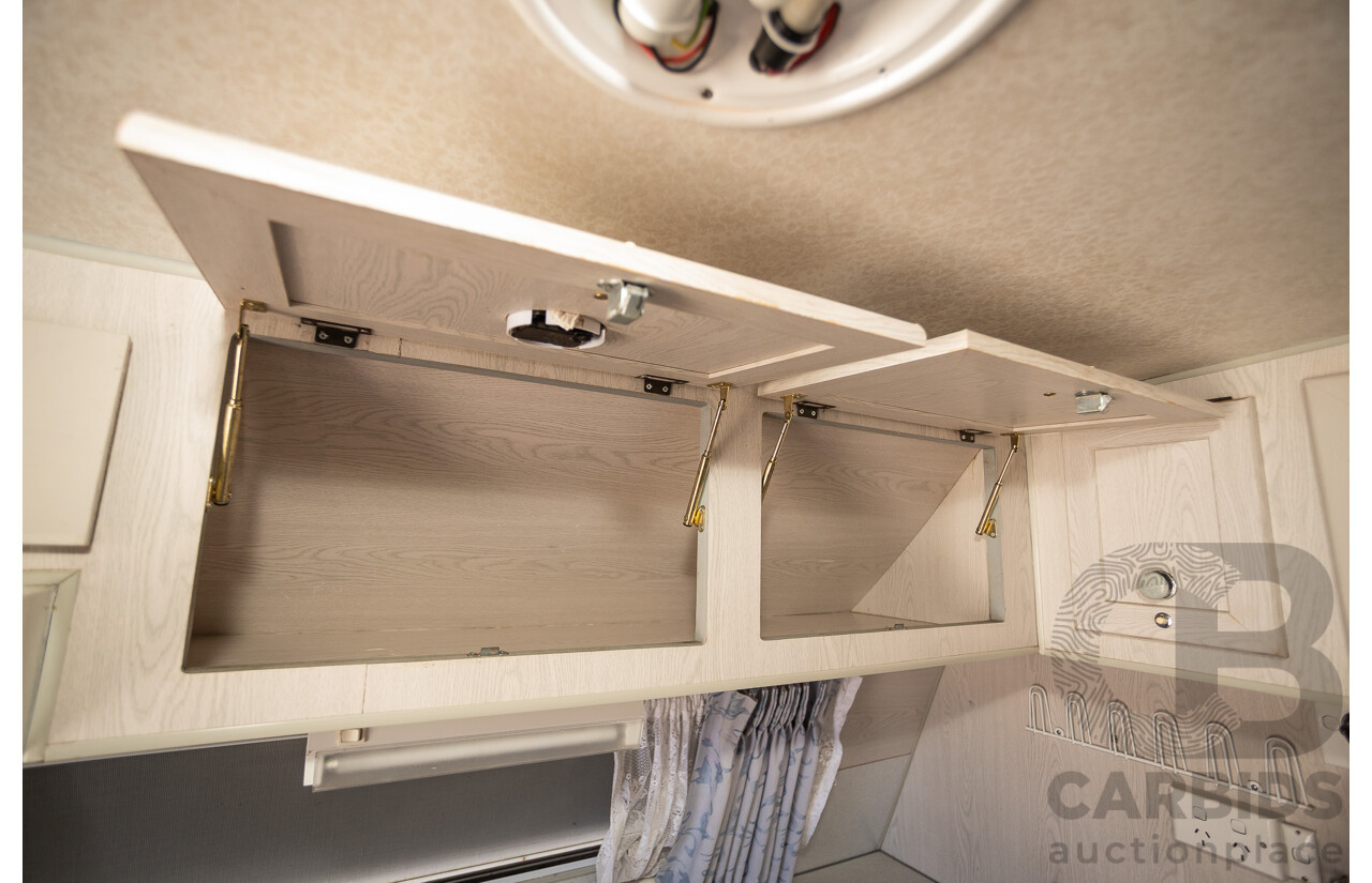 08/2001 Regent Cruiser 19ft Caravan Trailer  - White