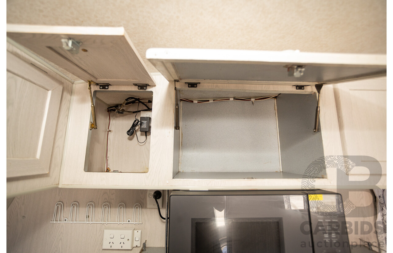 08/2001 Regent Cruiser 19ft Caravan Trailer  - White