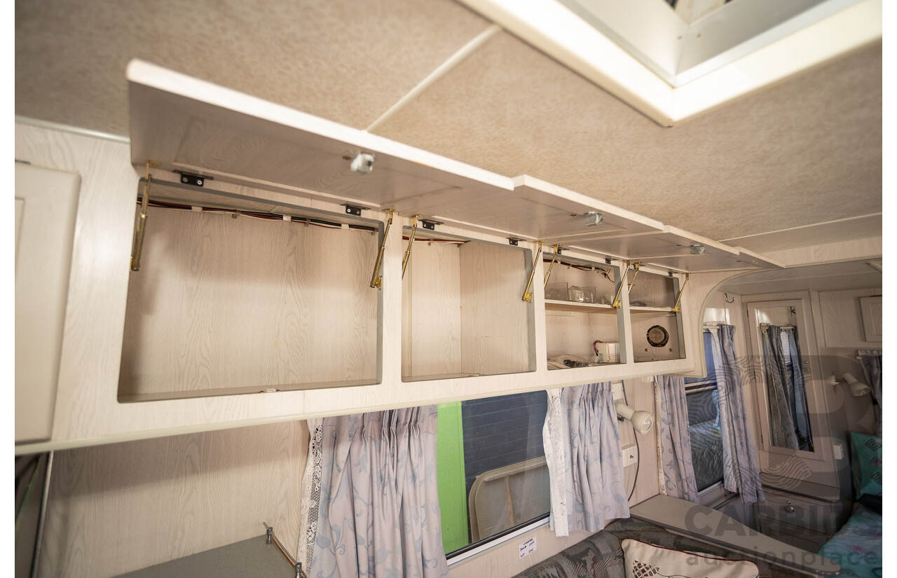 08/2001 Regent Cruiser 19ft Caravan Trailer  - White