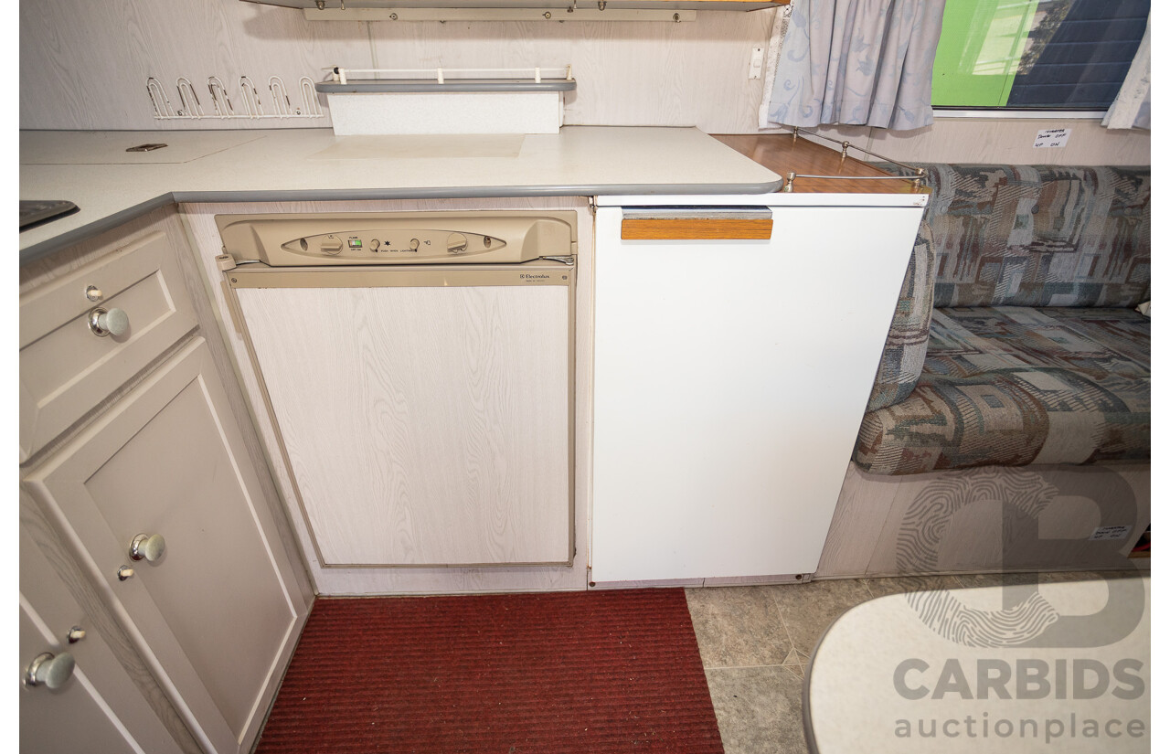 08/2001 Regent Cruiser 19ft Caravan Trailer  - White