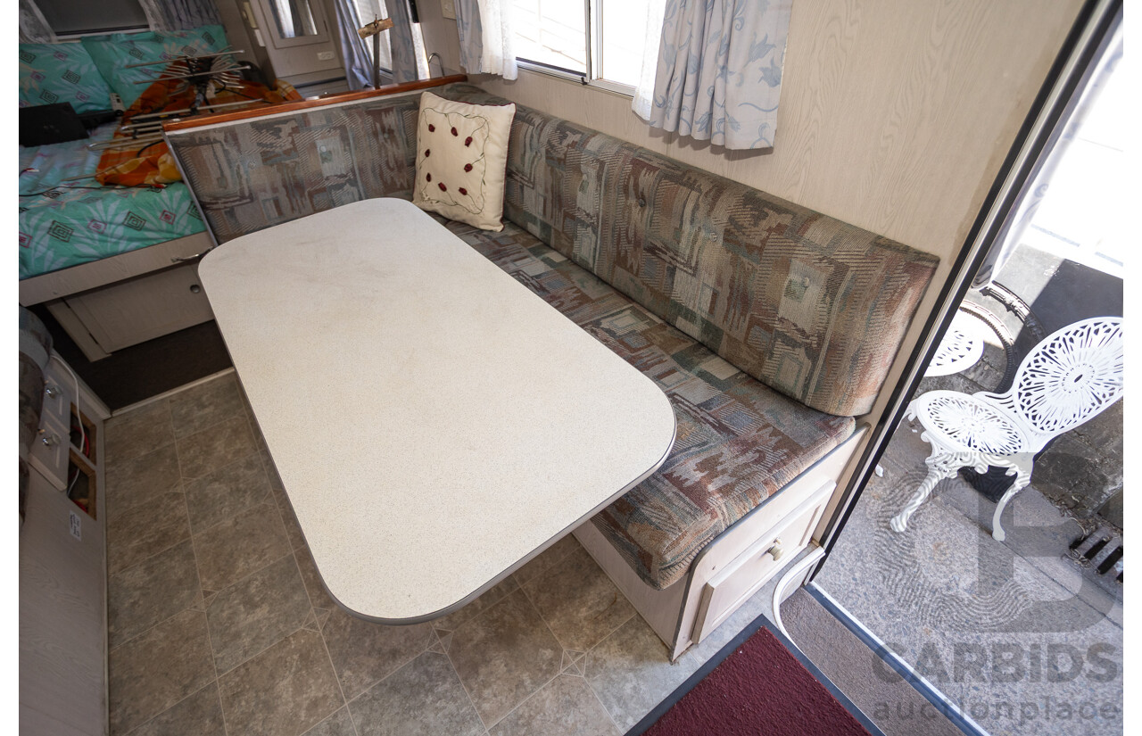 08/2001 Regent Cruiser 19ft Caravan Trailer  - White