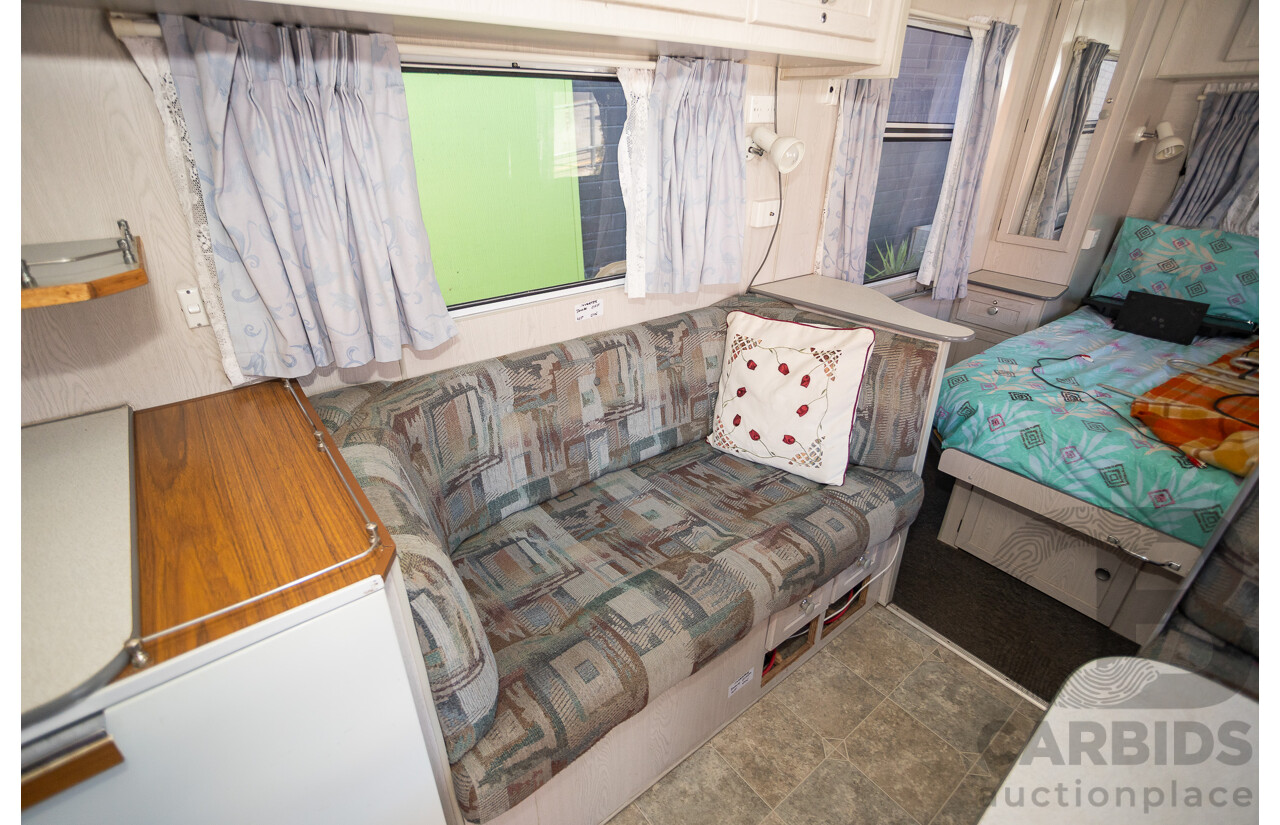 08/2001 Regent Cruiser 19ft Caravan Trailer  - White