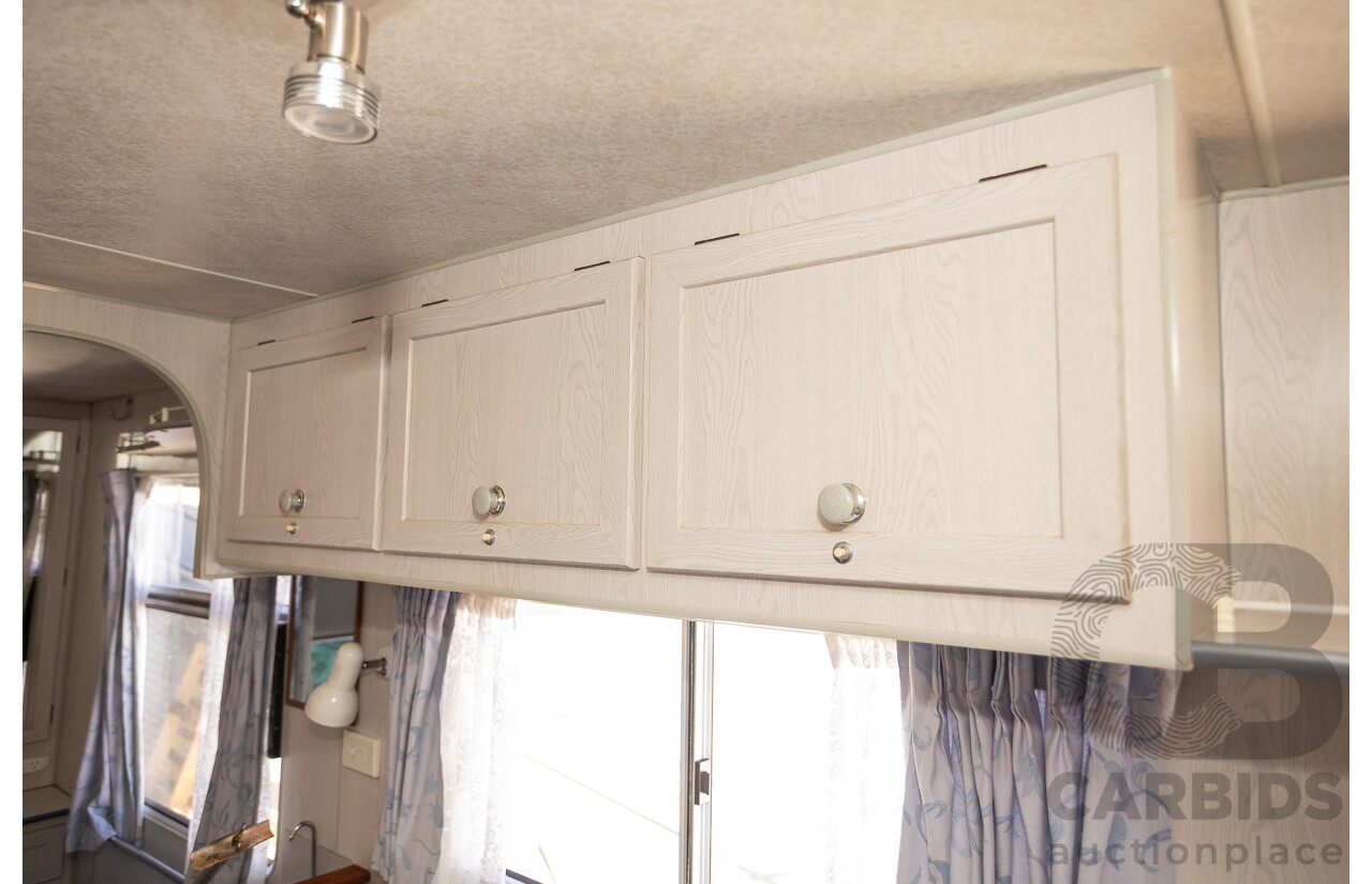 08/2001 Regent Cruiser 19ft Caravan Trailer  - White