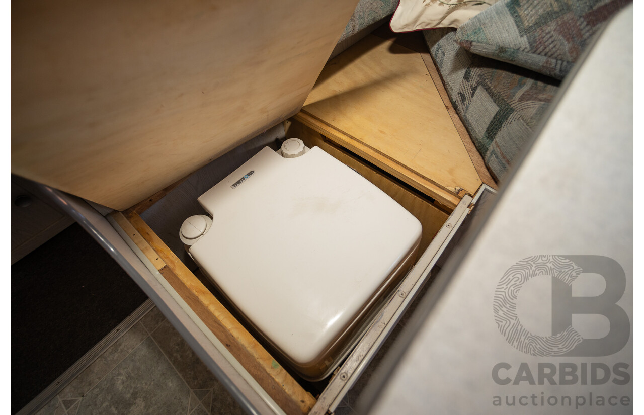 08/2001 Regent Cruiser 19ft Caravan Trailer  - White