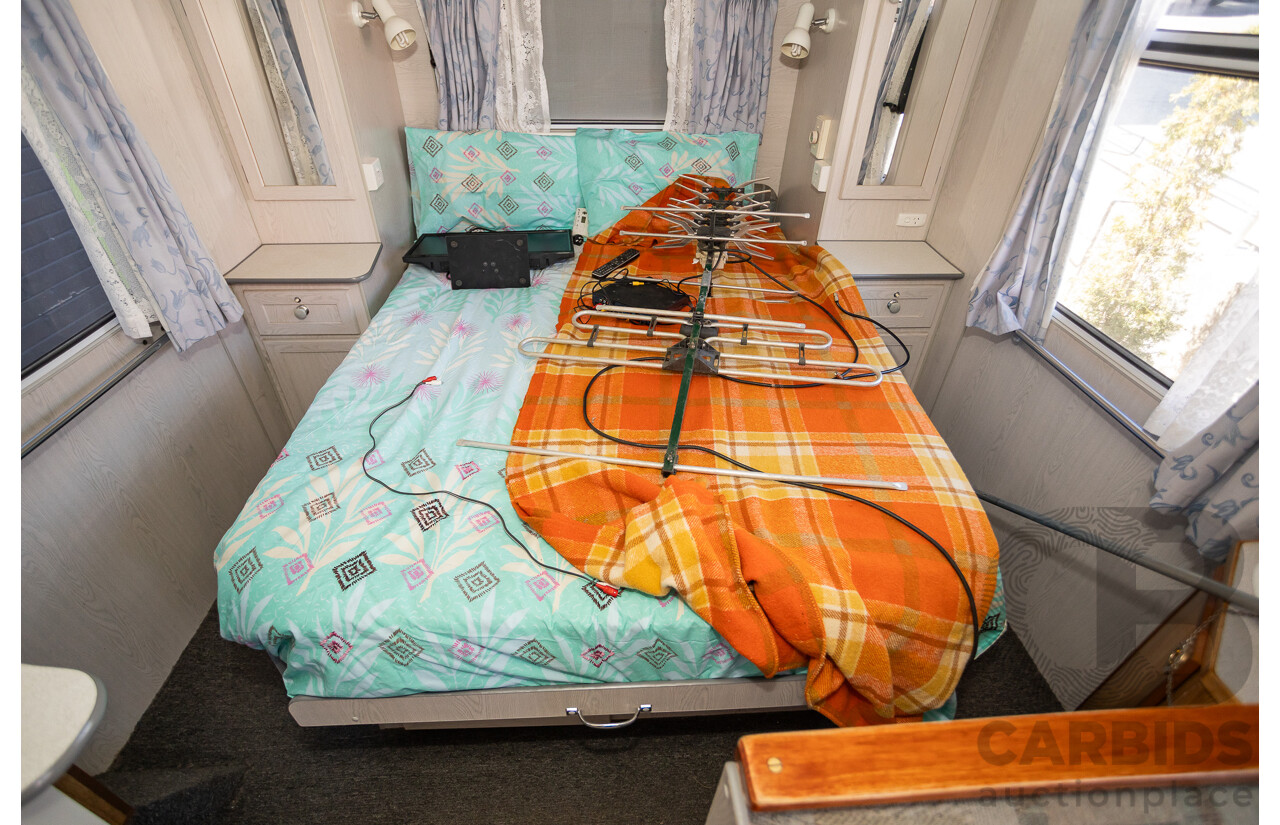 08/2001 Regent Cruiser 19ft Caravan Trailer  - White