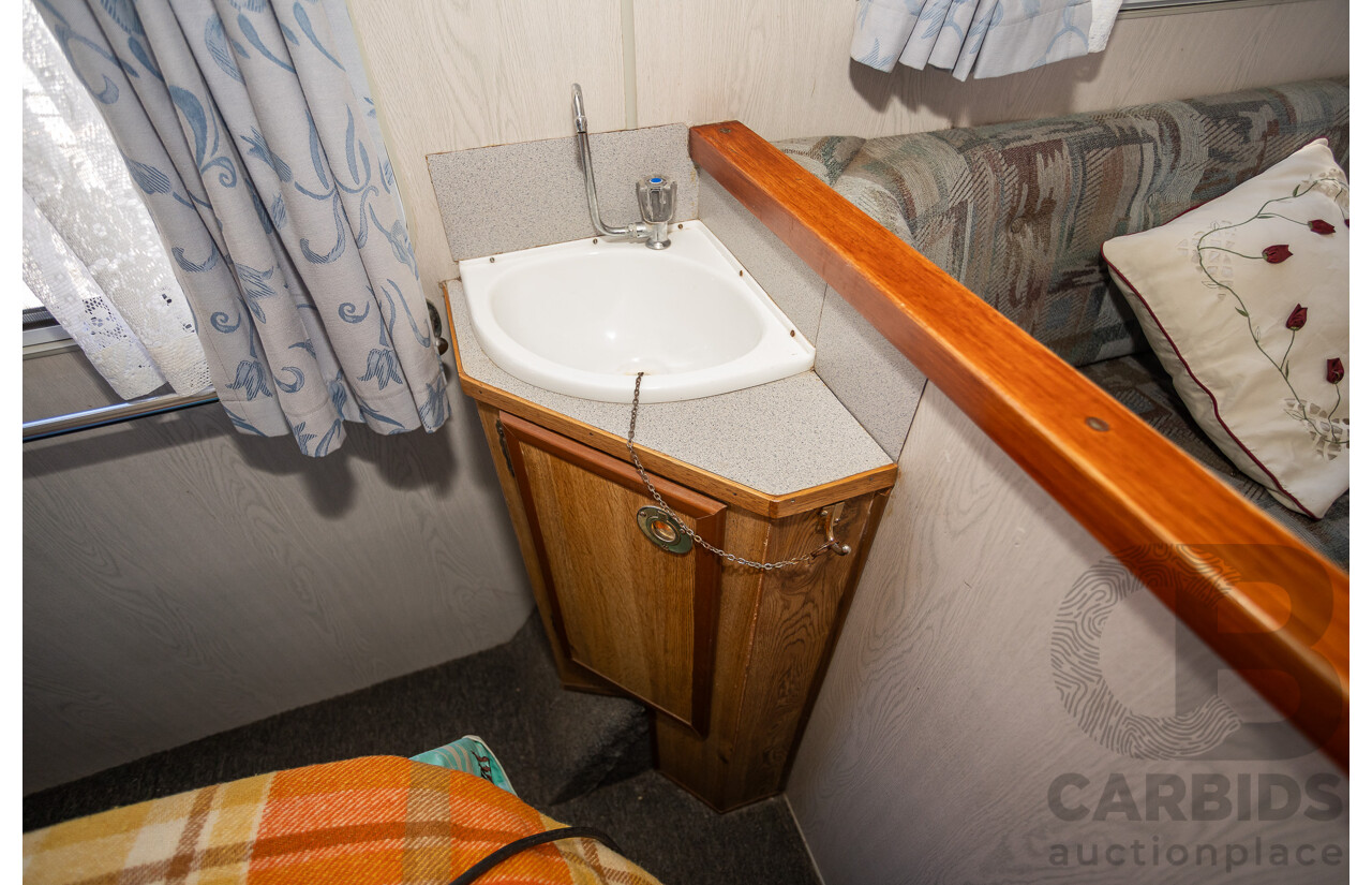 08/2001 Regent Cruiser 19ft Caravan Trailer  - White