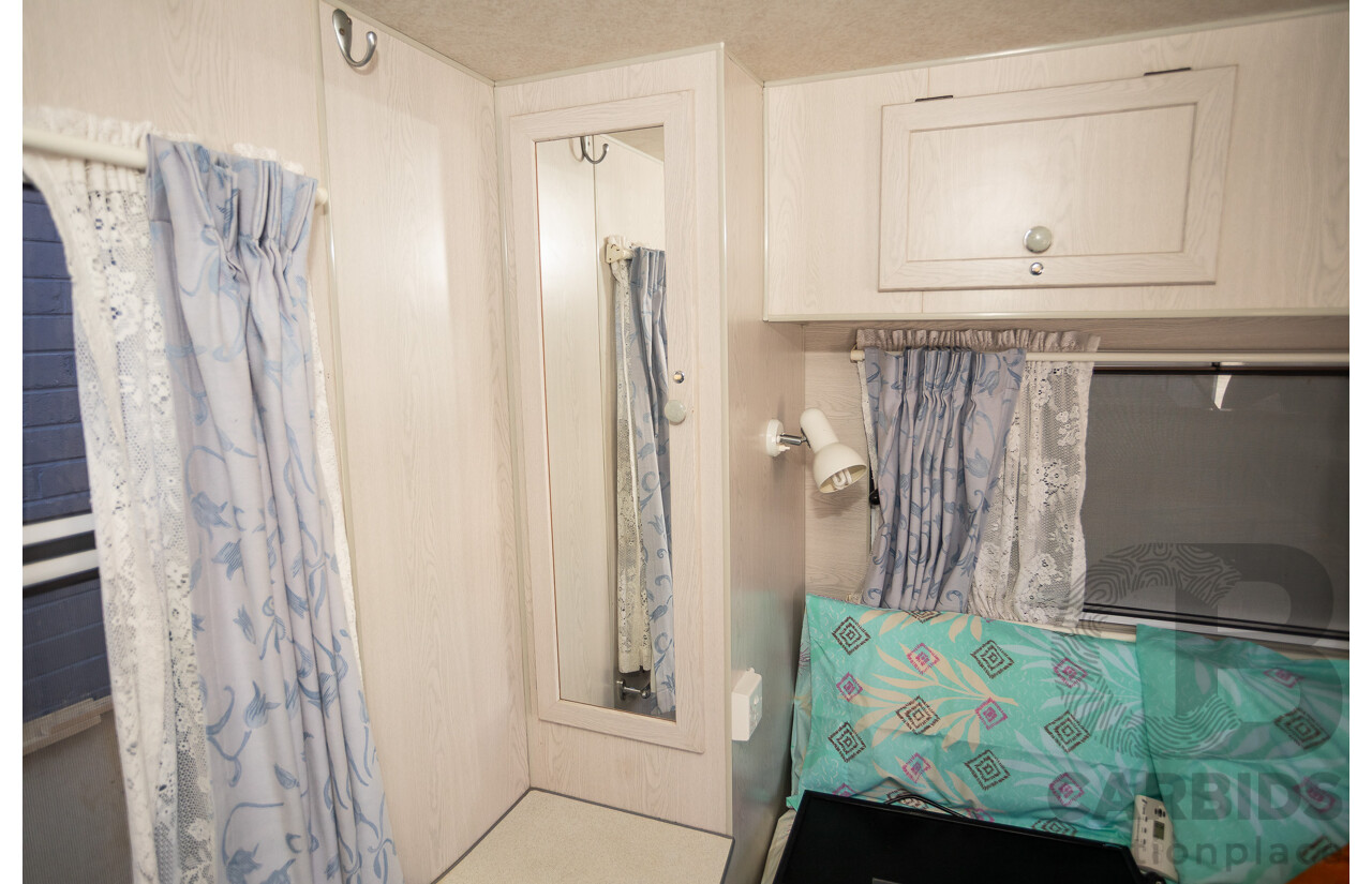 08/2001 Regent Cruiser 19ft Caravan Trailer  - White