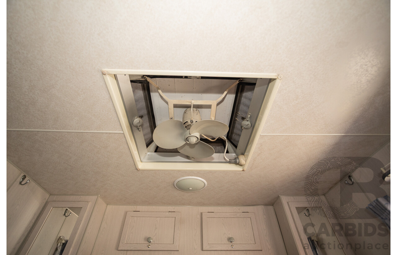 08/2001 Regent Cruiser 19ft Caravan Trailer  - White