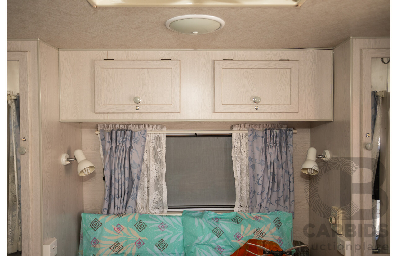 08/2001 Regent Cruiser 19ft Caravan Trailer  - White