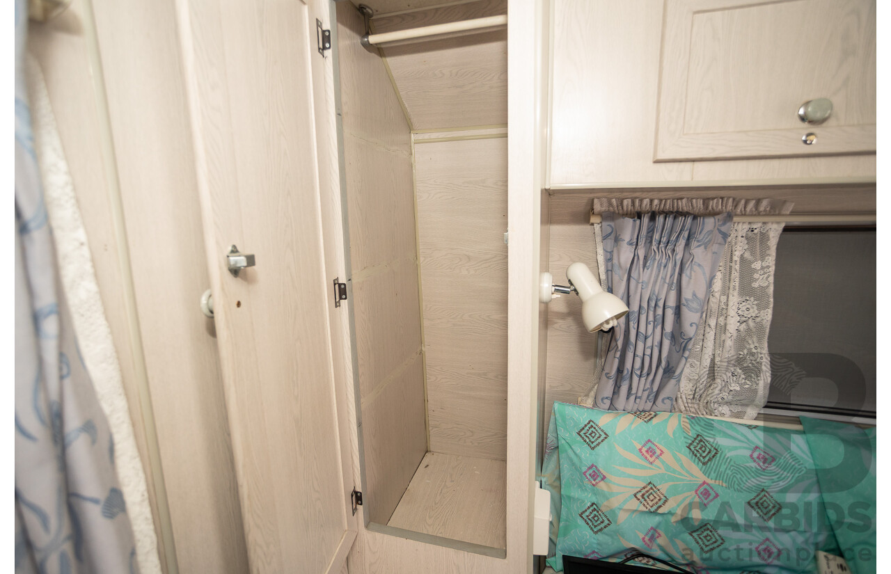 08/2001 Regent Cruiser 19ft Caravan Trailer  - White