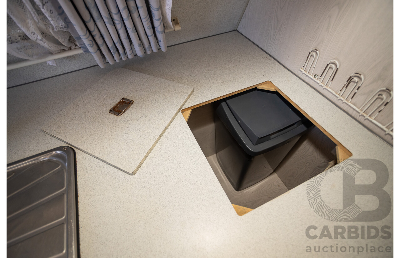 08/2001 Regent Cruiser 19ft Caravan Trailer  - White