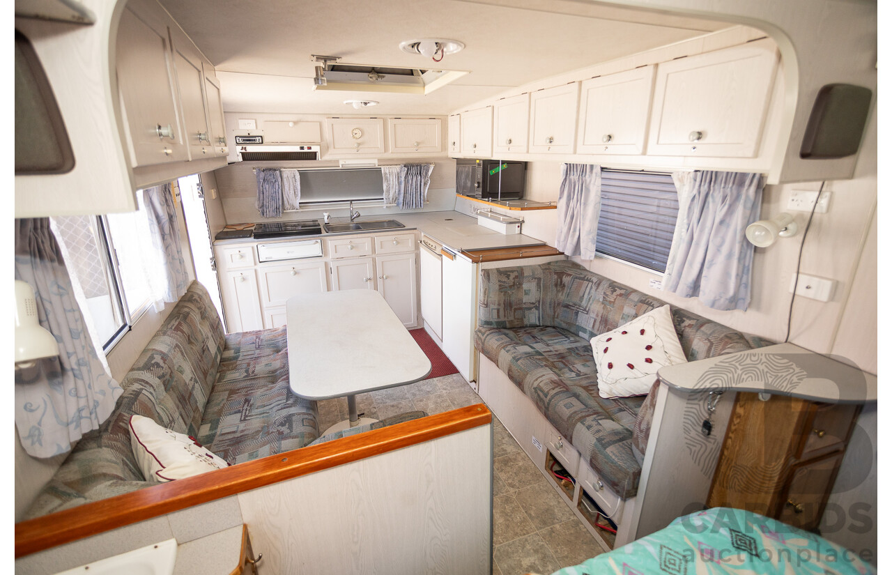 08/2001 Regent Cruiser 19ft Caravan Trailer  - White