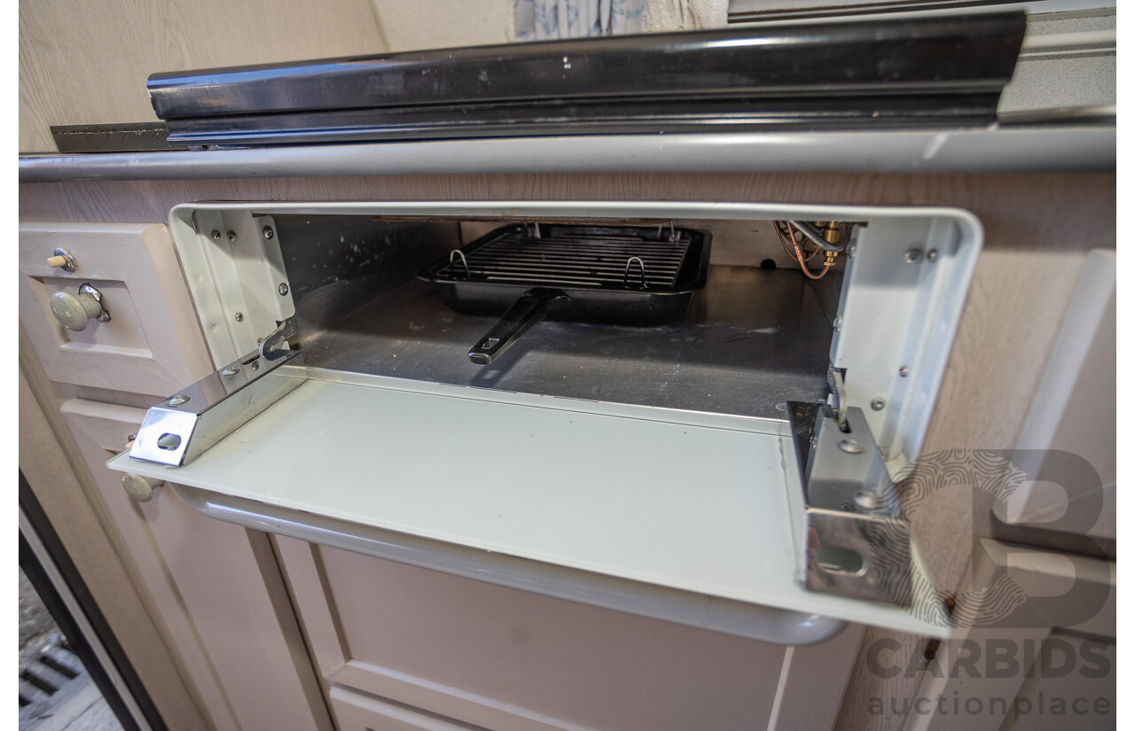 08/2001 Regent Cruiser 19ft Caravan Trailer  - White