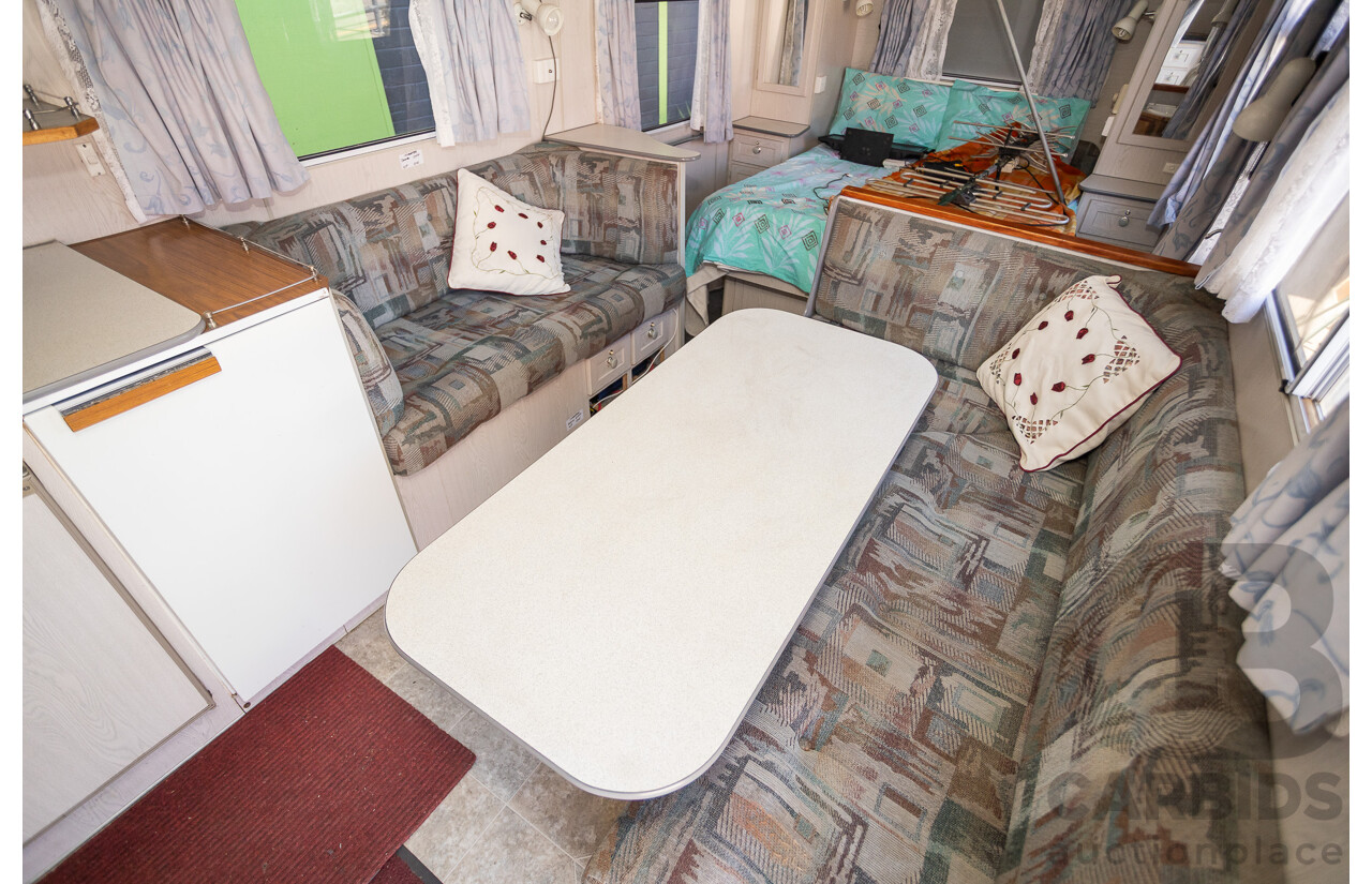 08/2001 Regent Cruiser 19ft Caravan Trailer  - White