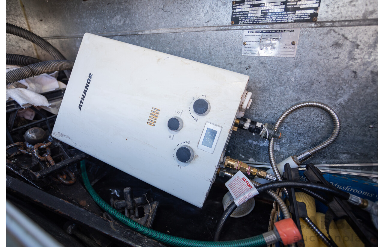 08/2001 Regent Cruiser 19ft Caravan Trailer  - White