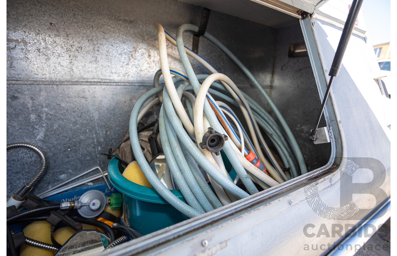 08/2001 Regent Cruiser 19ft Caravan Trailer  - White