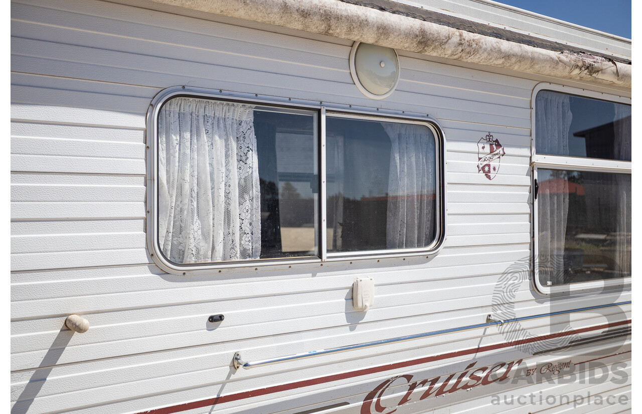 08/2001 Regent Cruiser 19ft Caravan Trailer  - White