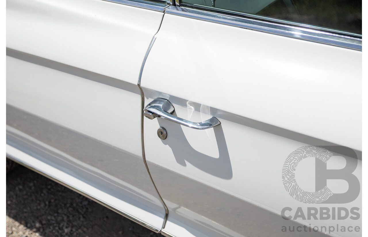 01/1961 Cadillac DeVille Short Deck 4d Sedan Olympic White V8 6.4L