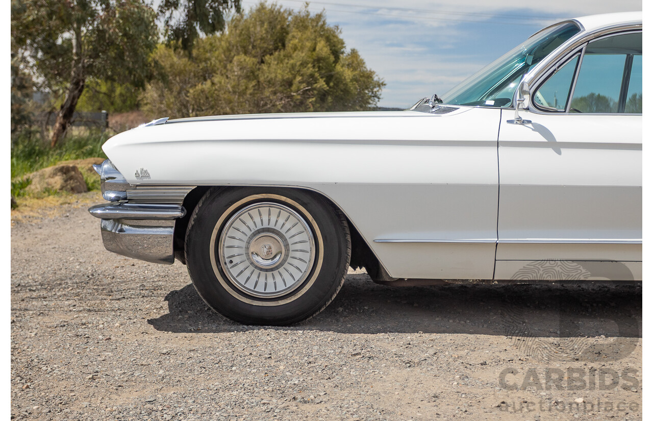 01/1961 Cadillac DeVille Short Deck 4d Sedan Olympic White V8 6.4L