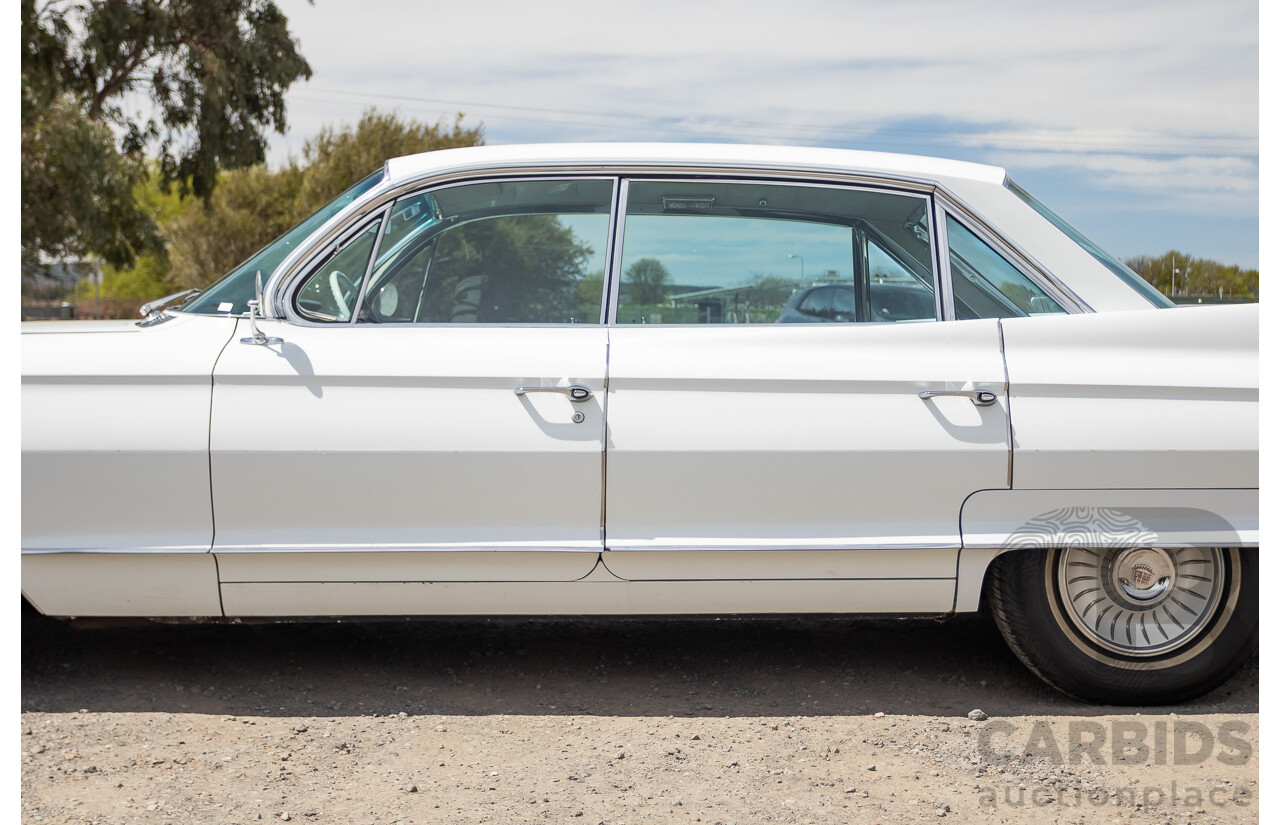 01/1961 Cadillac DeVille Short Deck 4d Sedan Olympic White V8 6.4L