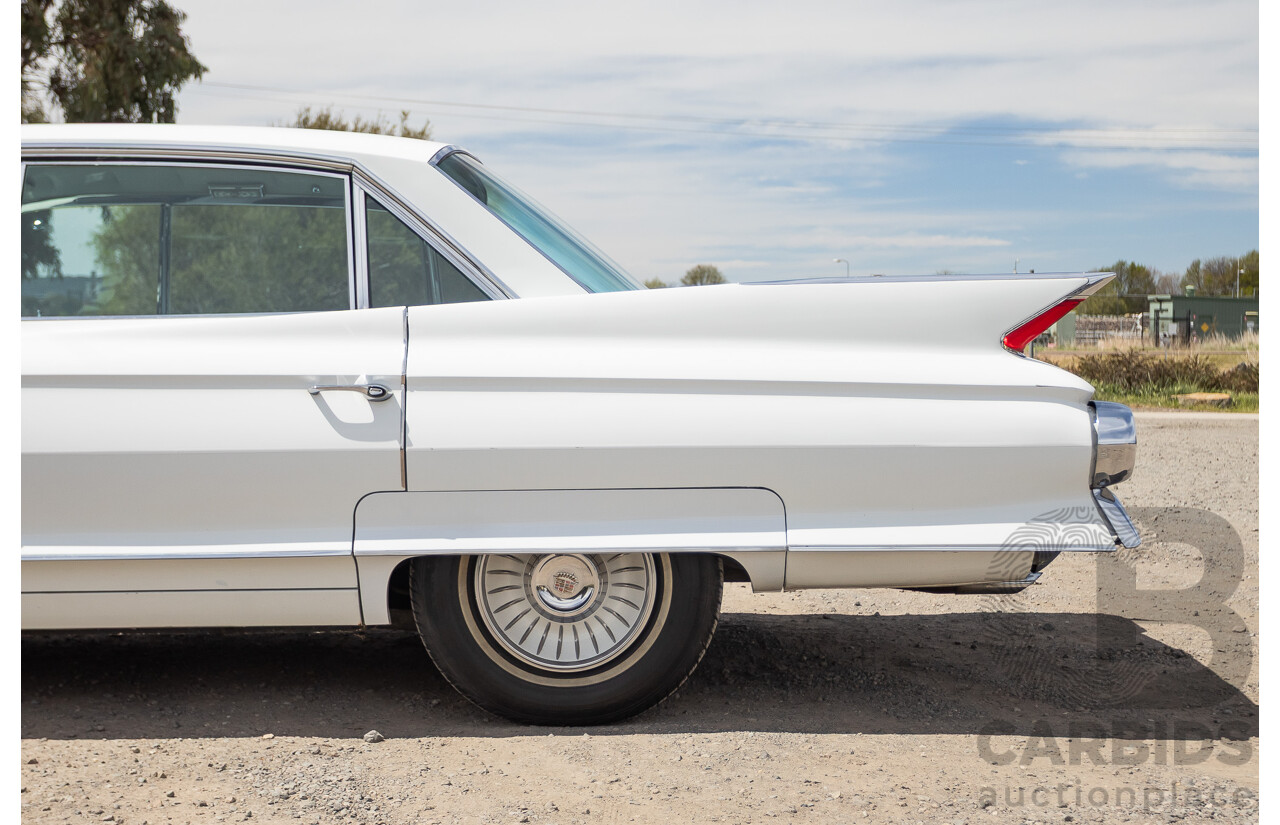 01/1961 Cadillac DeVille Short Deck 4d Sedan Olympic White V8 6.4L