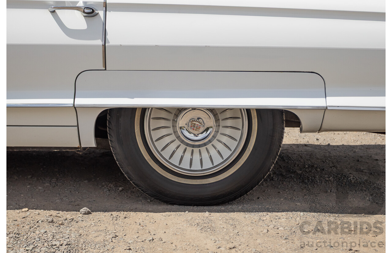 01/1961 Cadillac DeVille Short Deck 4d Sedan Olympic White V8 6.4L