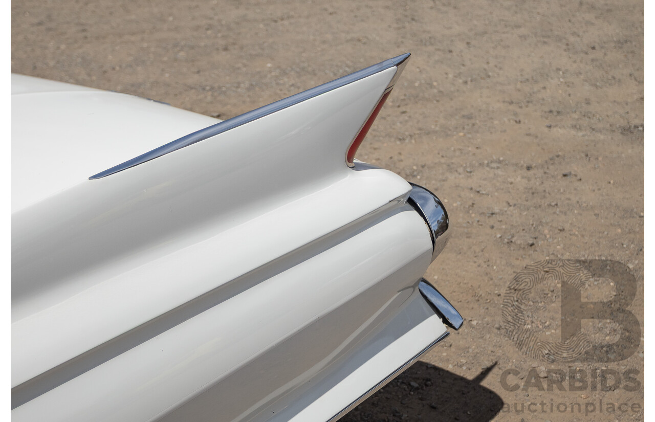 01/1961 Cadillac DeVille Short Deck 4d Sedan Olympic White V8 6.4L