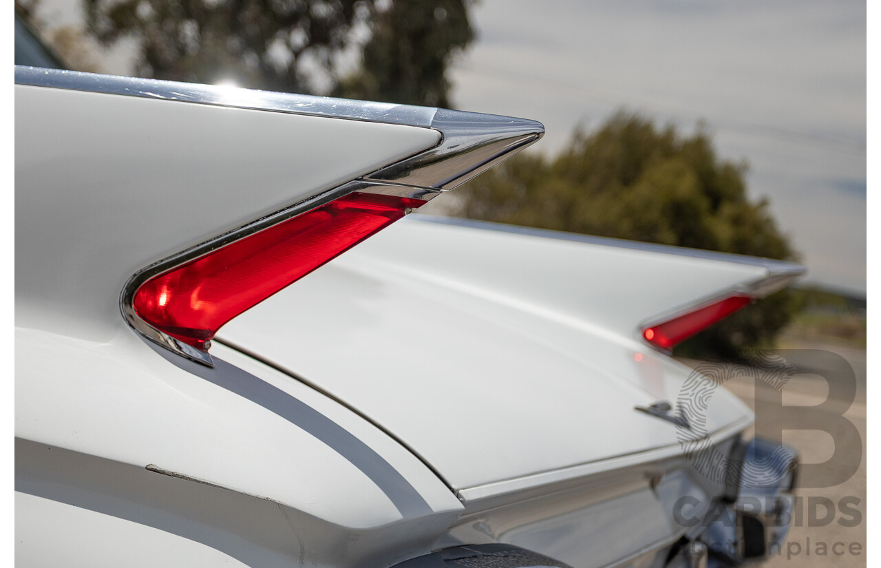 01/1961 Cadillac DeVille Short Deck 4d Sedan Olympic White V8 6.4L