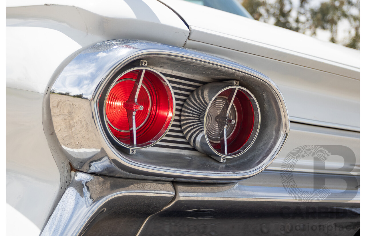 01/1961 Cadillac DeVille Short Deck 4d Sedan Olympic White V8 6.4L