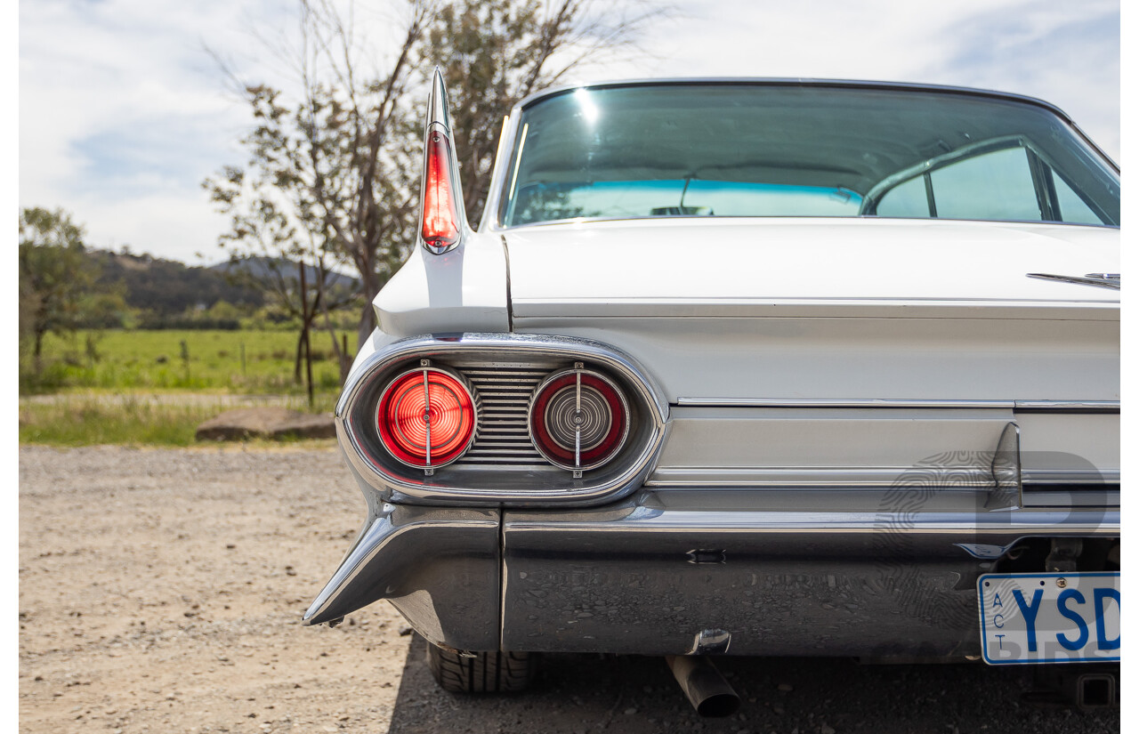 01/1961 Cadillac DeVille Short Deck 4d Sedan Olympic White V8 6.4L