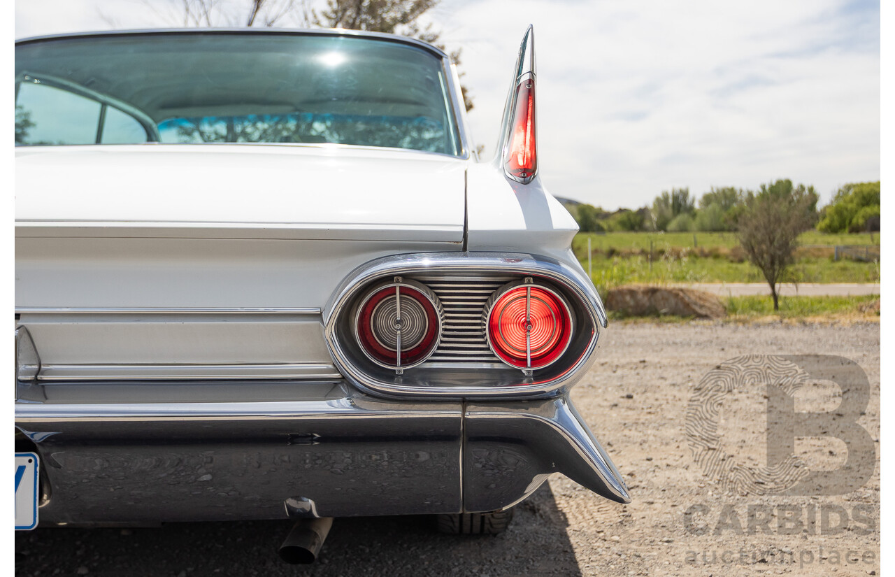 01/1961 Cadillac DeVille Short Deck 4d Sedan Olympic White V8 6.4L