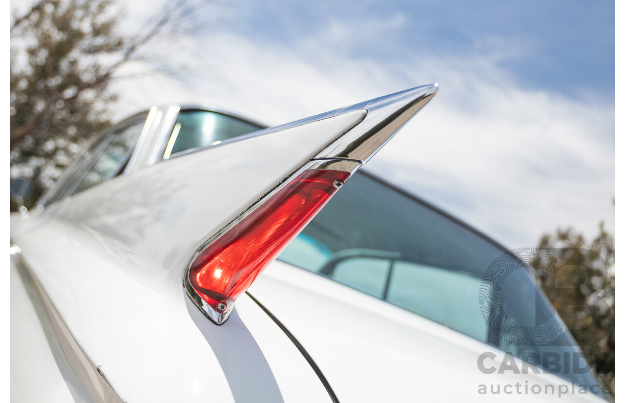 01/1961 Cadillac DeVille Short Deck 4d Sedan Olympic White V8 6.4L