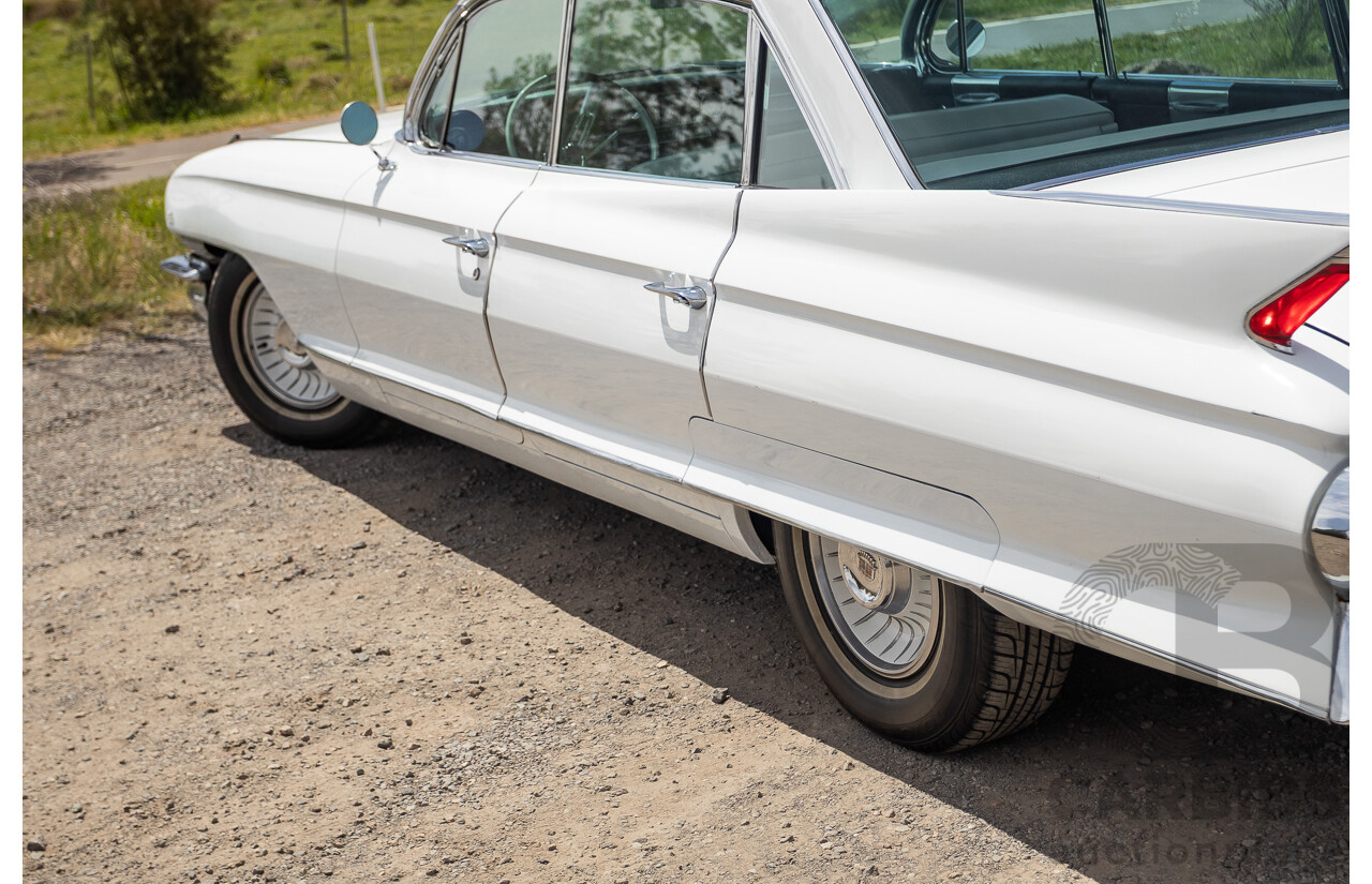 01/1961 Cadillac DeVille Short Deck 4d Sedan Olympic White V8 6.4L