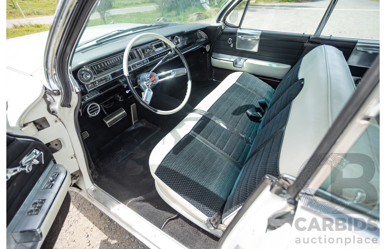 01/1961 Cadillac DeVille Short Deck 4d Sedan Olympic White V8 6.4L