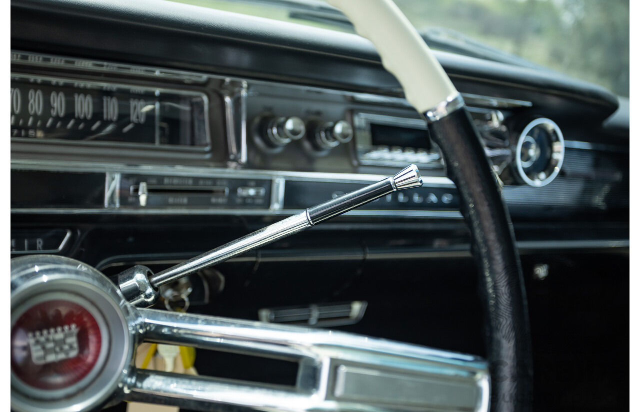 01/1961 Cadillac DeVille Short Deck 4d Sedan Olympic White V8 6.4L