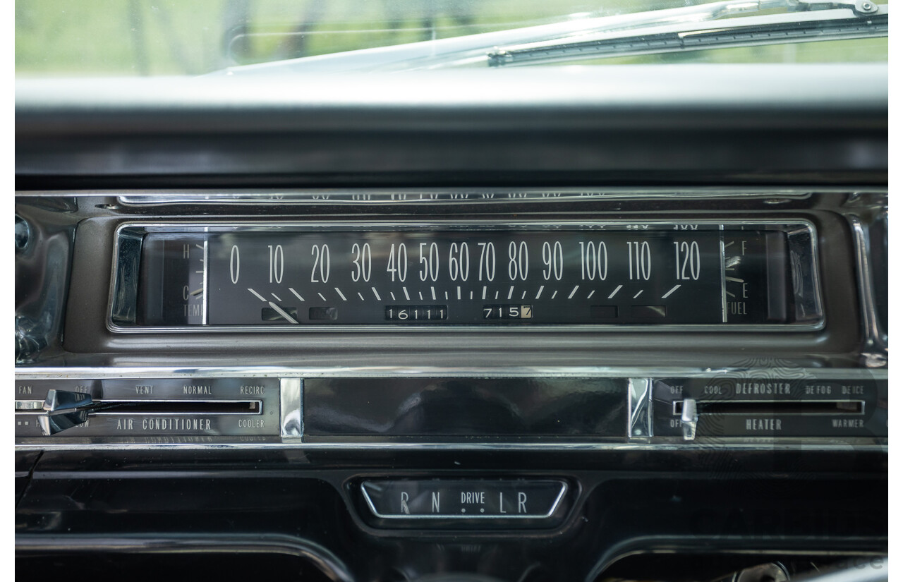 01/1961 Cadillac DeVille Short Deck 4d Sedan Olympic White V8 6.4L