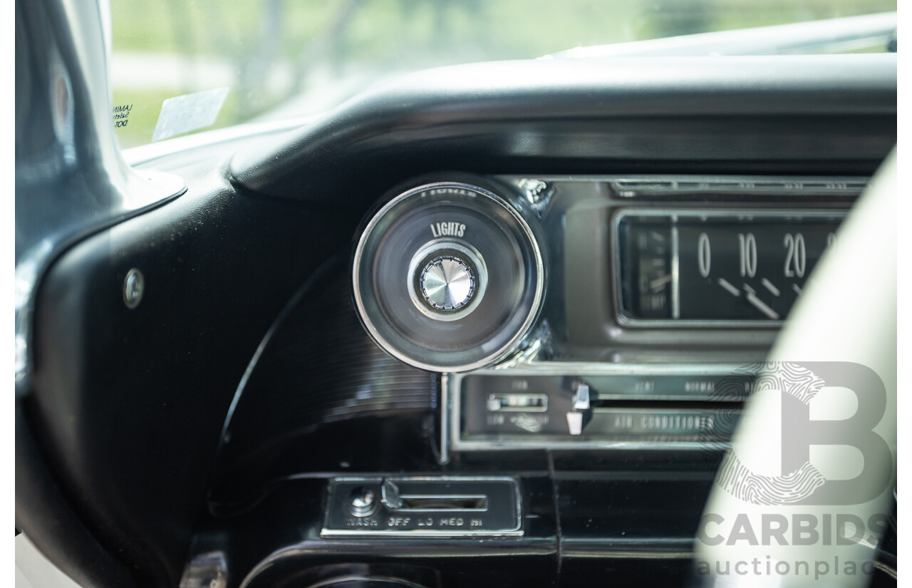 01/1961 Cadillac DeVille Short Deck 4d Sedan Olympic White V8 6.4L