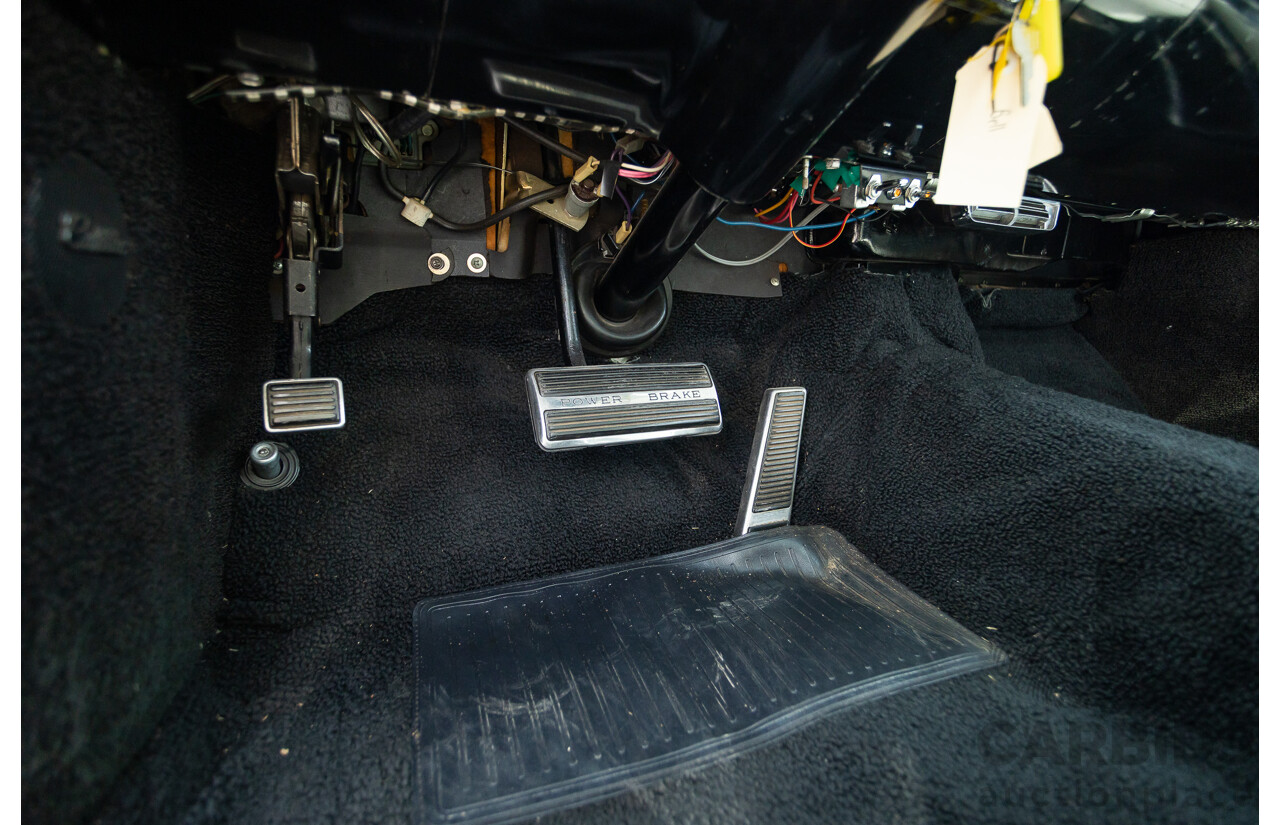 01/1961 Cadillac DeVille Short Deck 4d Sedan Olympic White V8 6.4L