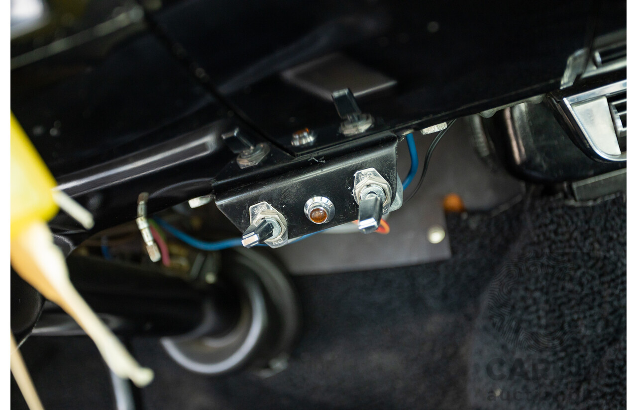 01/1961 Cadillac DeVille Short Deck 4d Sedan Olympic White V8 6.4L