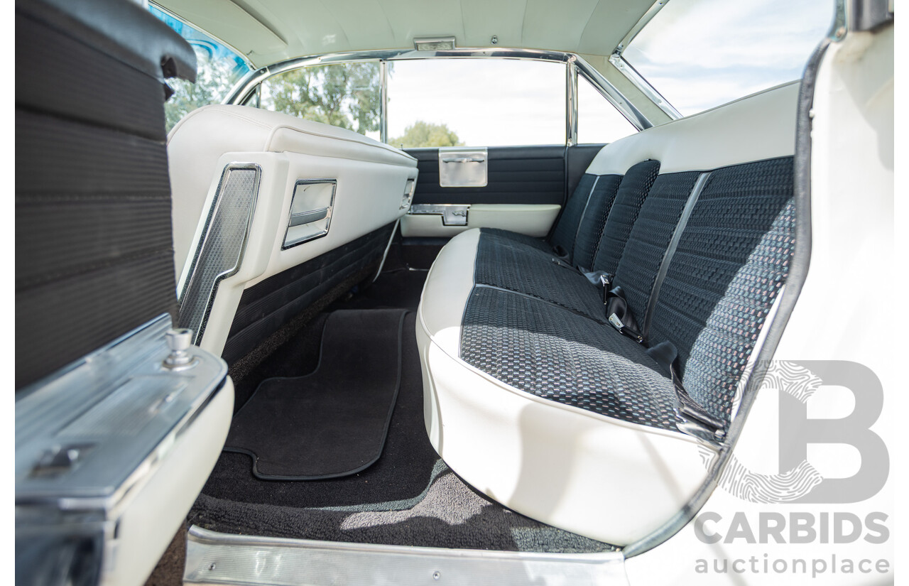 01/1961 Cadillac DeVille Short Deck 4d Sedan Olympic White V8 6.4L