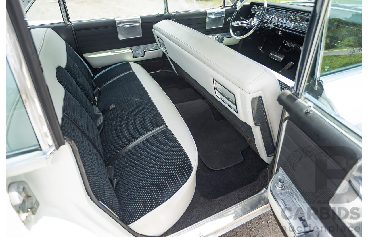 01/1961 Cadillac DeVille Short Deck 4d Sedan Olympic White V8 6.4L