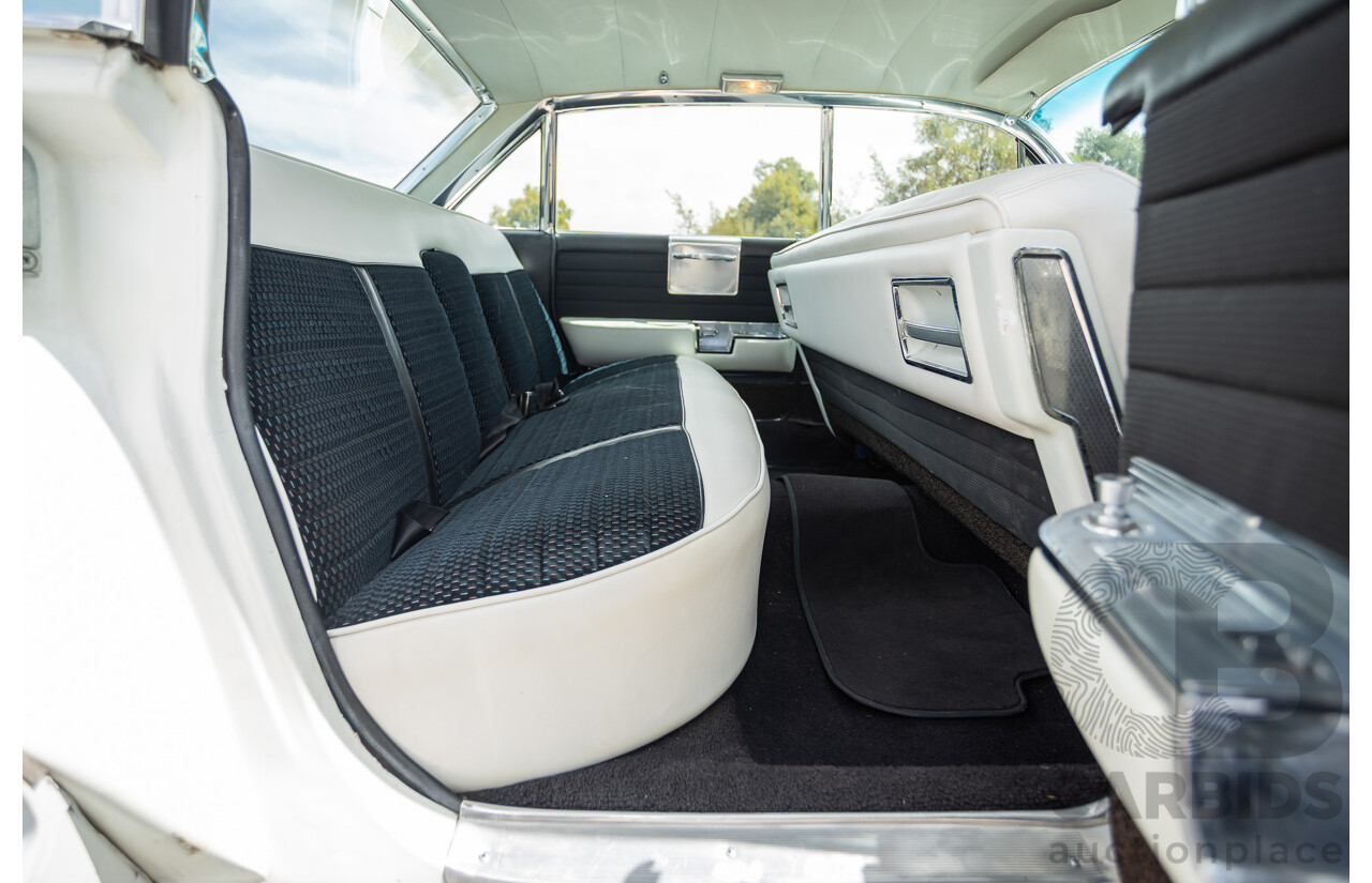 01/1961 Cadillac DeVille Short Deck 4d Sedan Olympic White V8 6.4L