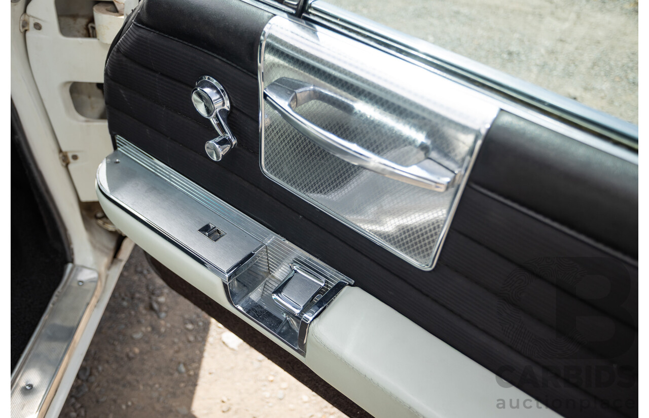 01/1961 Cadillac DeVille Short Deck 4d Sedan Olympic White V8 6.4L