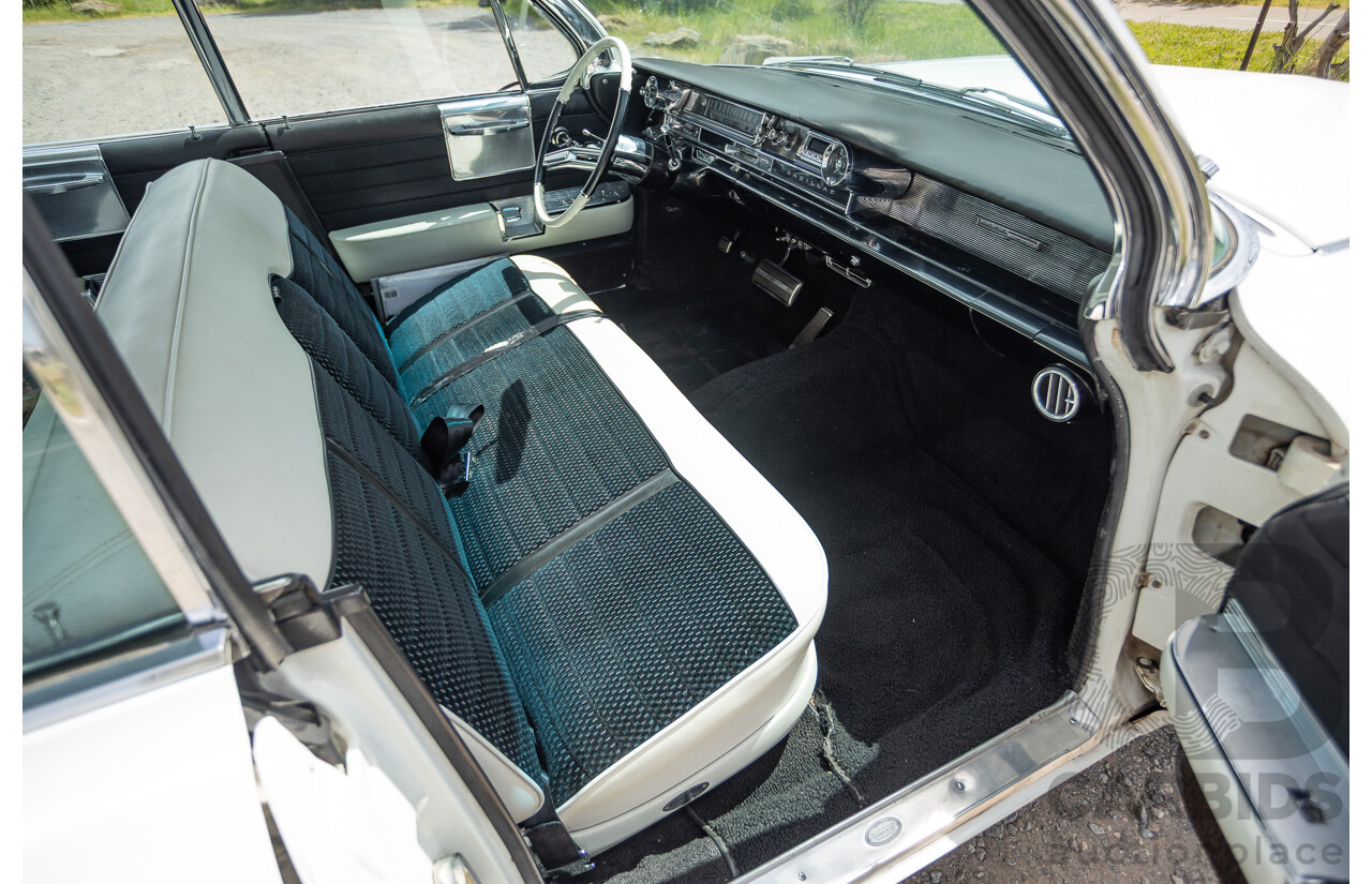 01/1961 Cadillac DeVille Short Deck 4d Sedan Olympic White V8 6.4L